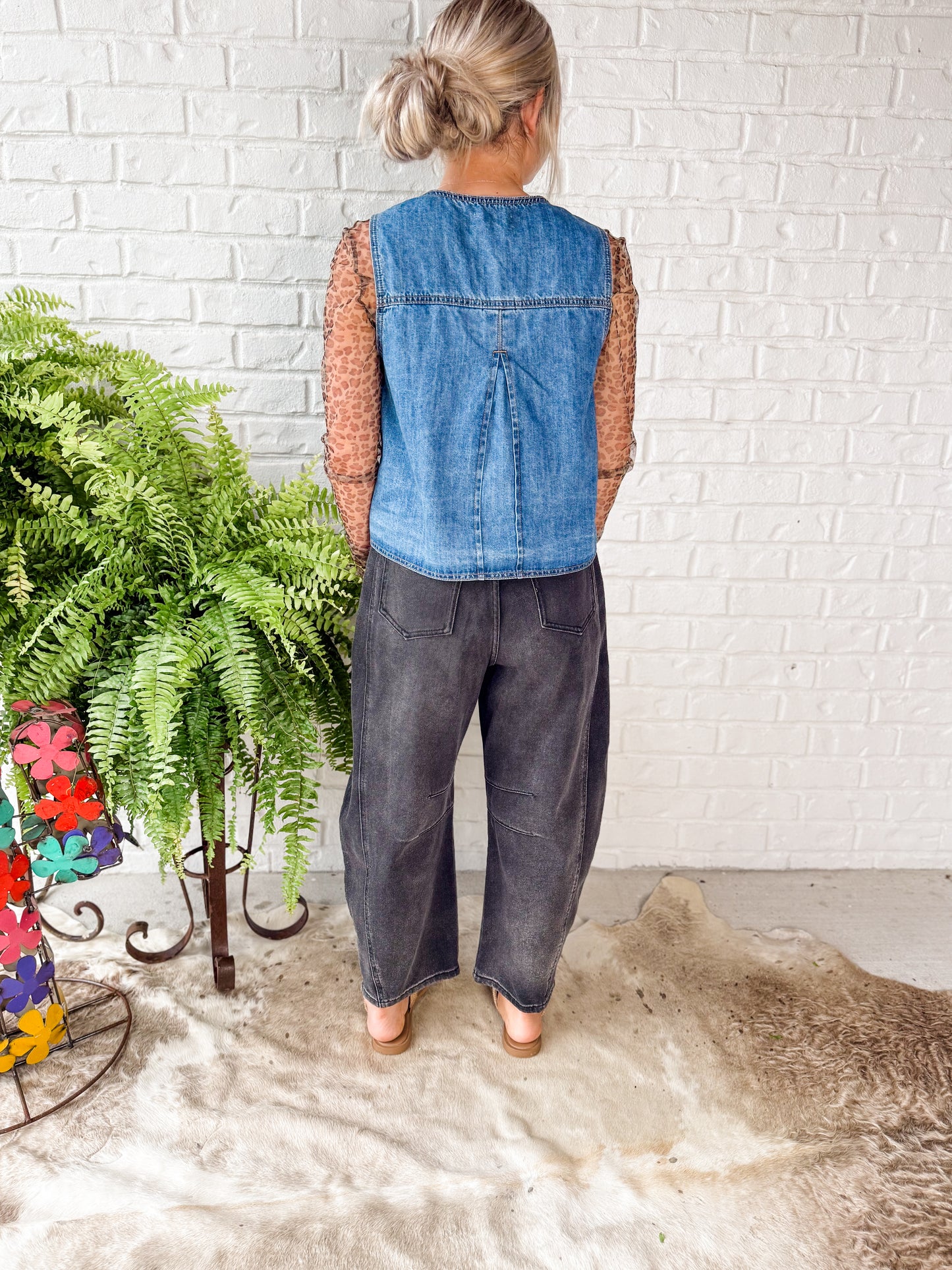 Black denim barrel jeans