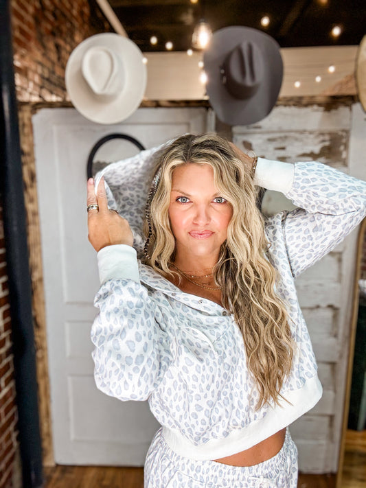 DOORBUSTER GRAY CHEETAH HOODIE