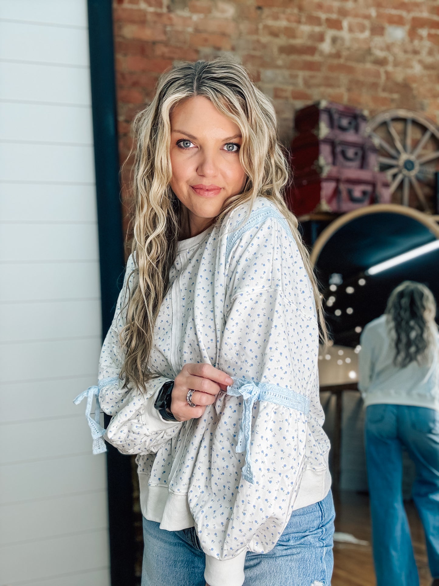 FALLING IN LOVE WITH LACE AND FLORALS PULLOVER