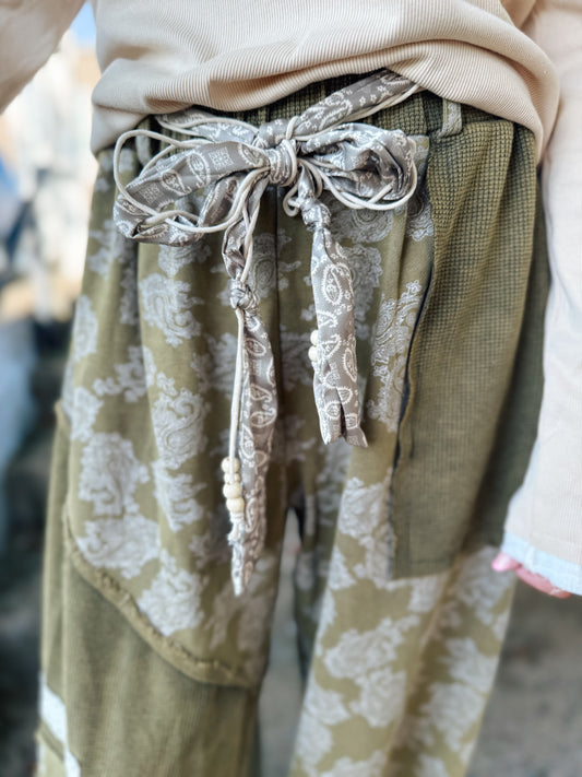 Meet The Teacher Olive Print Pants